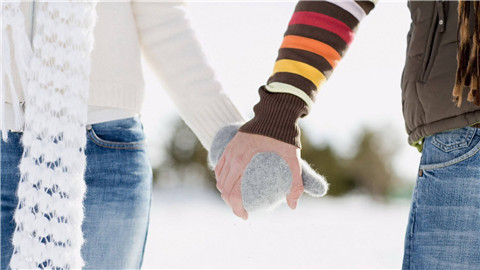 约会多次不敢牵手,教你如何轻松牵起女生的手 约会多次不敢牵手,教你如何轻松牵起女生的手第3张